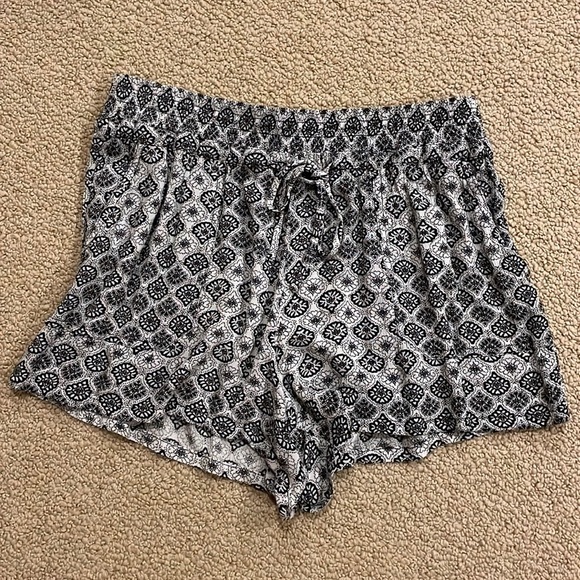 Pattern Shorts - Picture 1 of 1